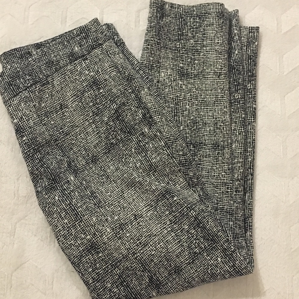 Kenar black and white patterned capris